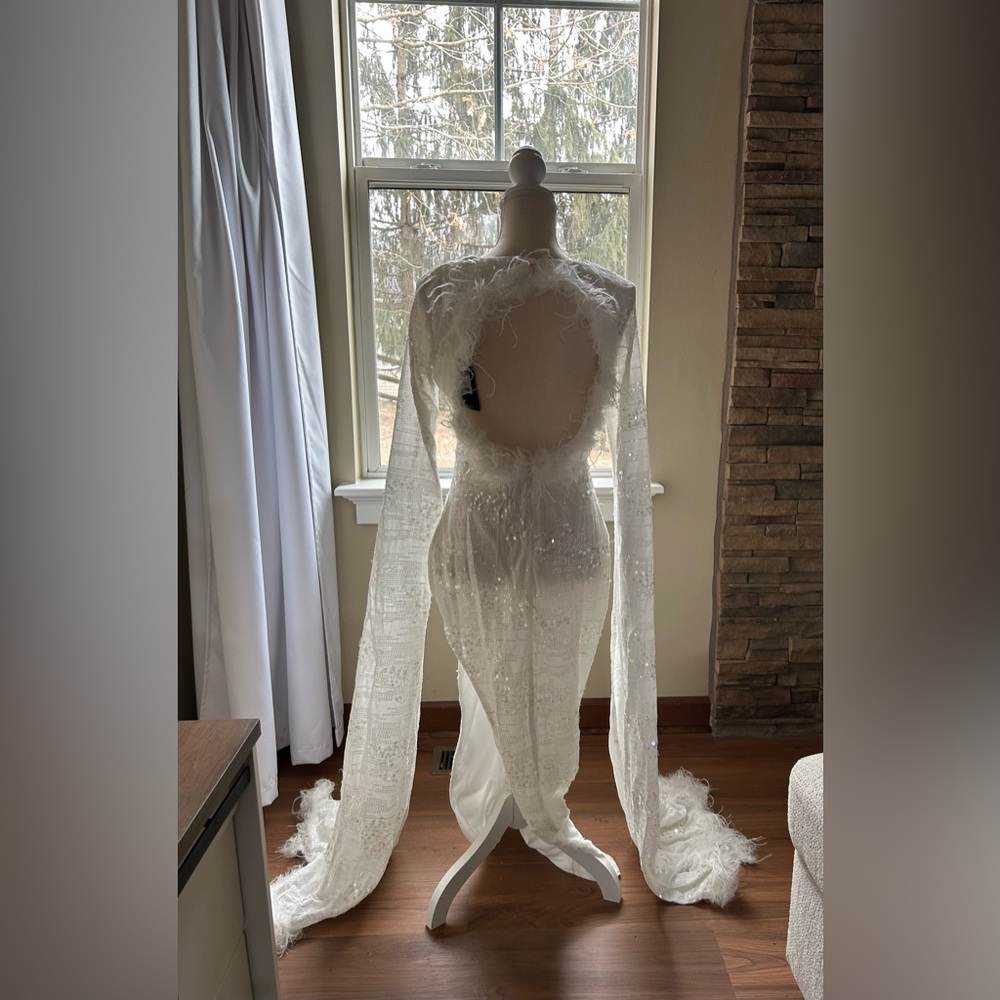 Fashion Nova Luxe Viviane Velvet Gown-White-Size Large NWT🤍🔥 - Picture 5 of 7